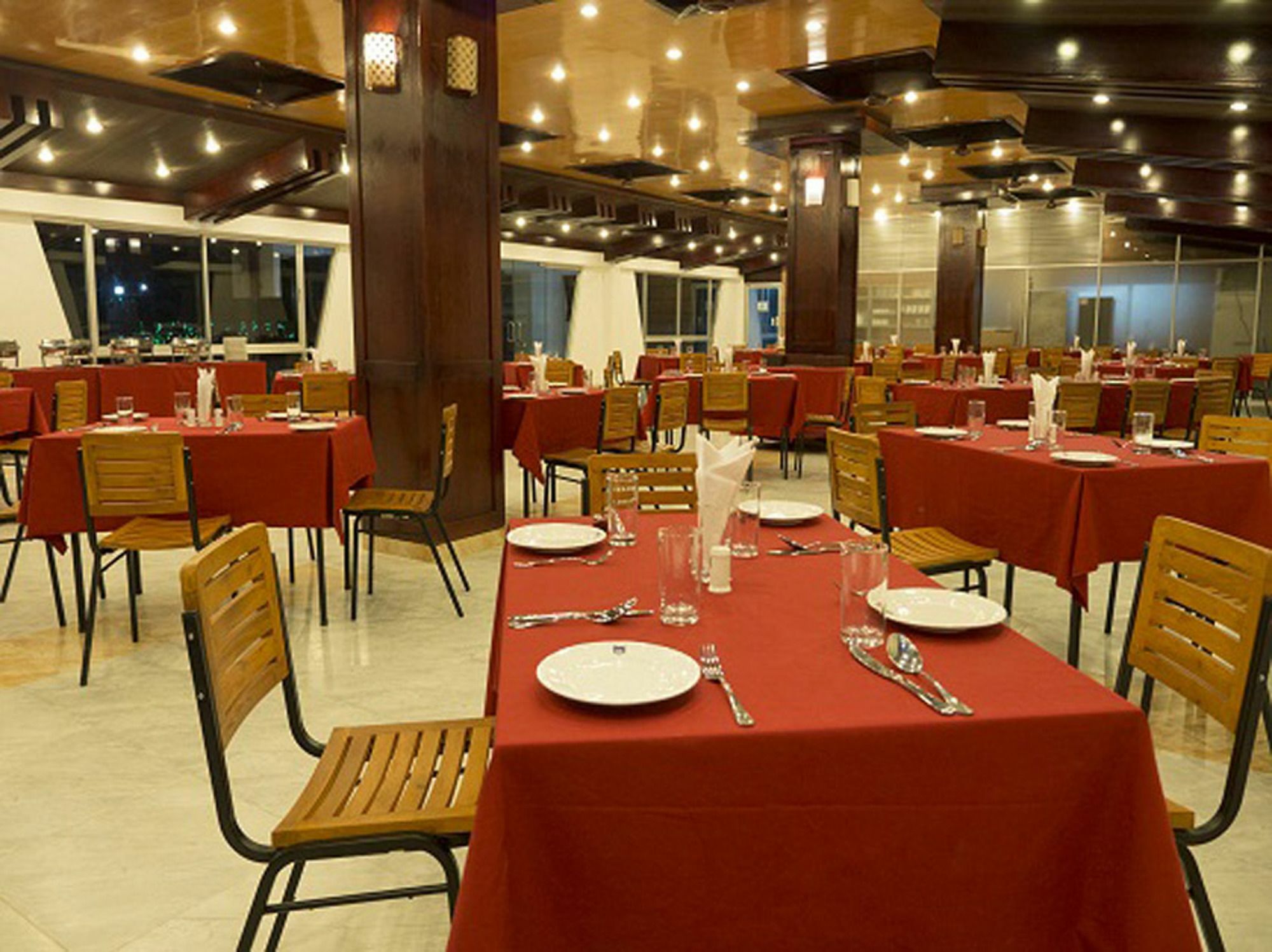 Inani Royal Resort Esterno foto